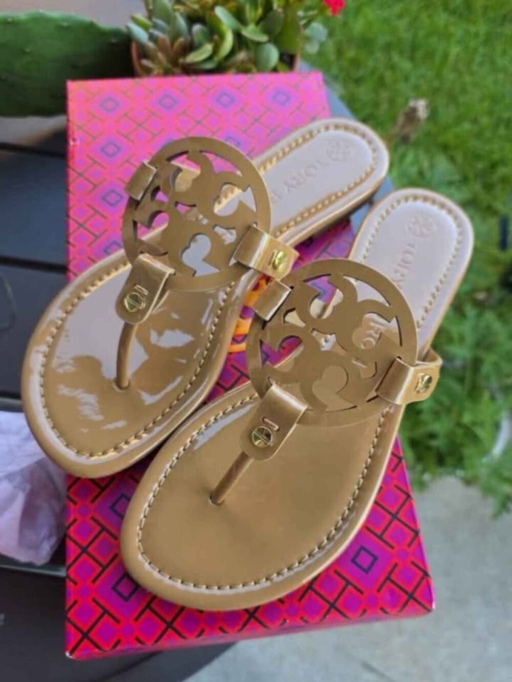 Women's Sandals - Picture 5 of 11